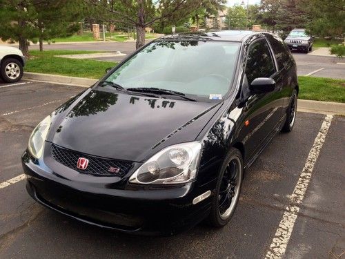 2004 honda civic si hatchback, excellent condition, adult owned and maintained