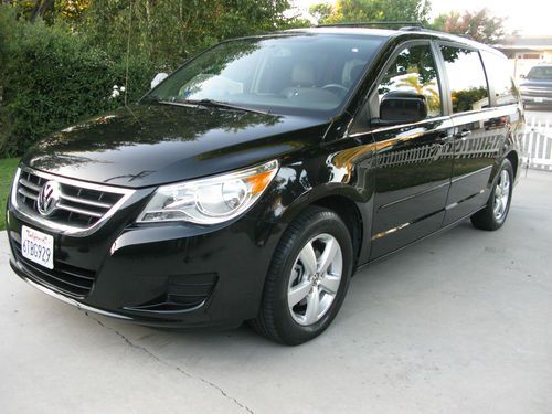2011 vw routan sel - w/ rear seat entertainment system, navigation, perfect cond