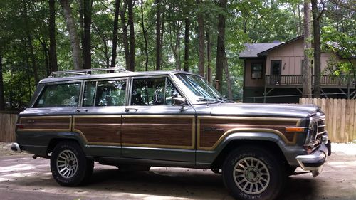 1988 jeep grand wagoneer "woody" only 82k low miles runs great, collector car