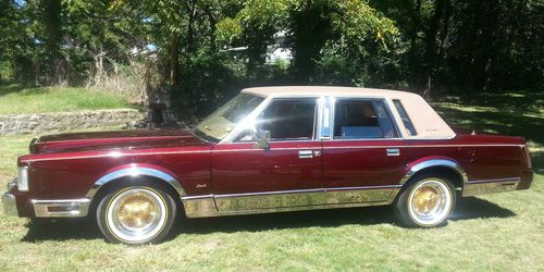 Custom 1985 lincoln town car