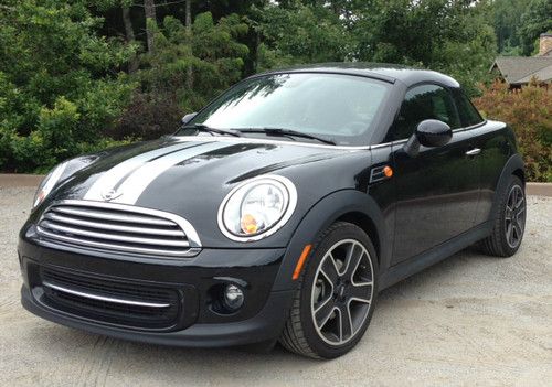 Gorgeous 2013 mini cooper coupe, 6spd, no accidents/blemishes