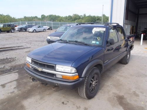 2004 chevrolet s10 ls crew cab pickup 4-door 4.3l 4wd