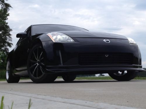 2004 nissan 350z touring coupe 2-door 3.5l