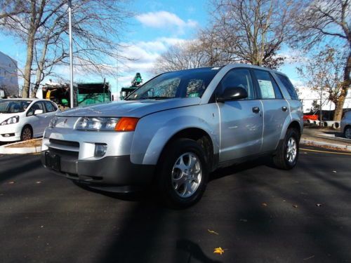Low miles clean carfax awd saturn vue v6 well maintained