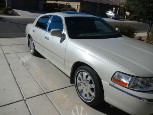 Used 2007 Lincoln Town Car Designer Series Sedan 4 Door 6l In 2007 Lincoln Town Car Designer Series Sedan 4 Door 6l