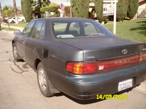 Toyota camry 1993 le   clean title clean