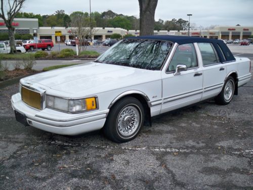 1993 lincoln town car signature,jack nicklaus,one owner car,last bidder wins