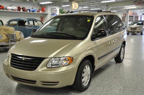 Chrysler - town &amp; country lx minivan