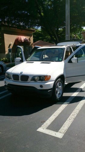 2001 bmw x5 4.4i sport utility 4-door 4.4l white beautiful car!