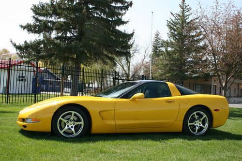 2003 cheverolet corvette yellow automatic v8 black leather