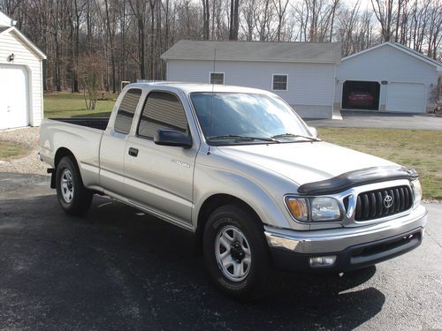 2004 toyota tacoma base extended cab pickup 2-door 2.4l