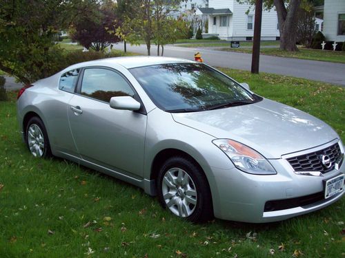 '09 nissan altima coupe, 2-door, great gas mileage