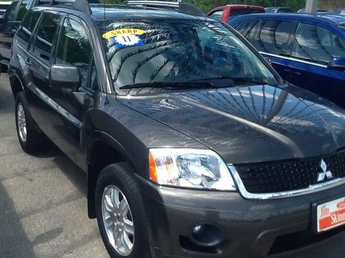 2011 endeavor awd 3.8l only 15,732 miles priced to sell