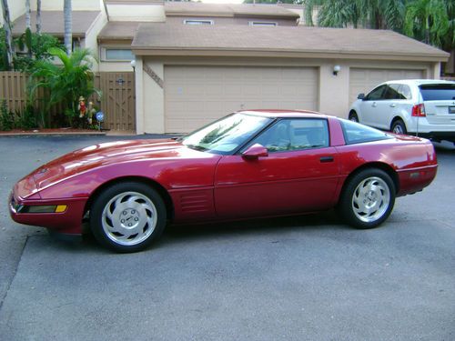 1993 corvette - 25000 orig. mi - 1 of only 325 built - showroom cond. in / out