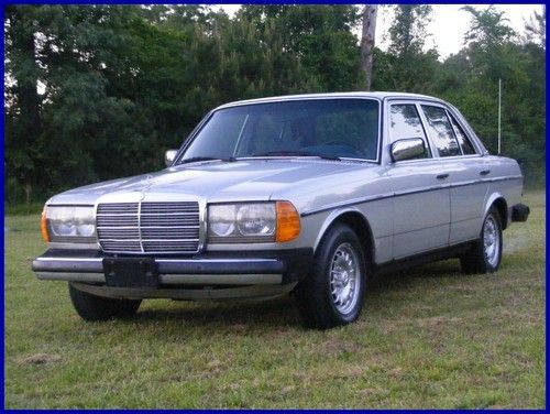 1979 mercedes-benz 250 4 door euro saloon/made for europe/silver very clean