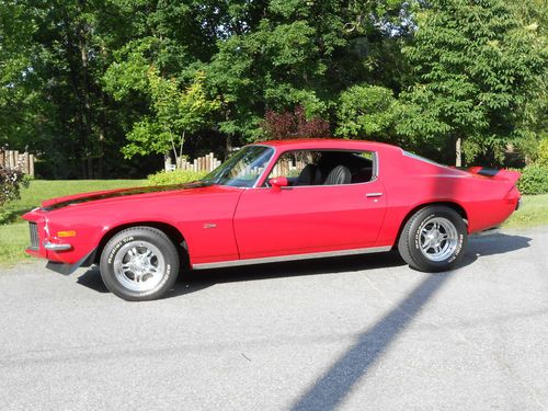 Great '73 rs / z28 / 4-speed.. red on black