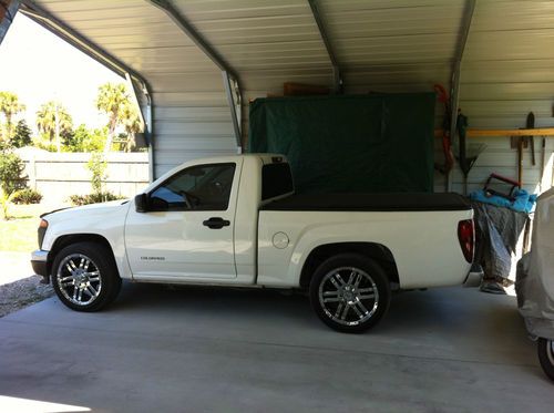 2005 chevy colorado this one of a kind allot of extras 20 inch wheels new tires