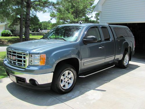 2008 gmc sierra in excellent plus condition with only 37 k miles