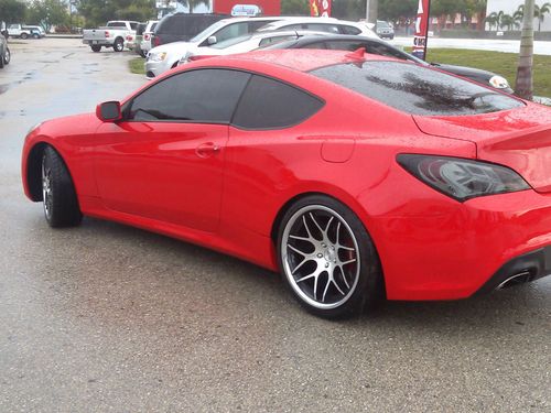 2010 hyundai genesis coupe 2.0t track coupe 2-door 2.0l