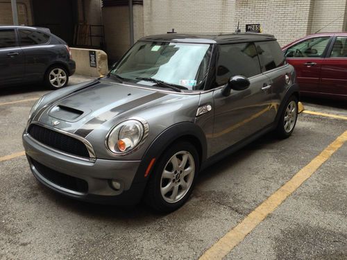 2007 mini cooper s with 6-speed manual and turbocharged engine!!  original owner