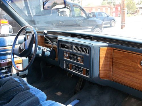 1982 cadillac deville d'elegance sedan 4-door 4.1l