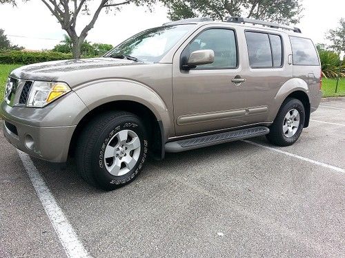 2006 nissan pathfinder se sport utility 4-door 4.0 clean  mp3 player tow package