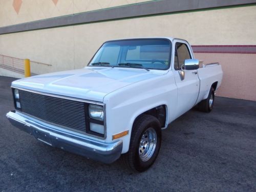 Chevy pickup 1987 clean 93000 truck v8 auto with air custom interior runs great