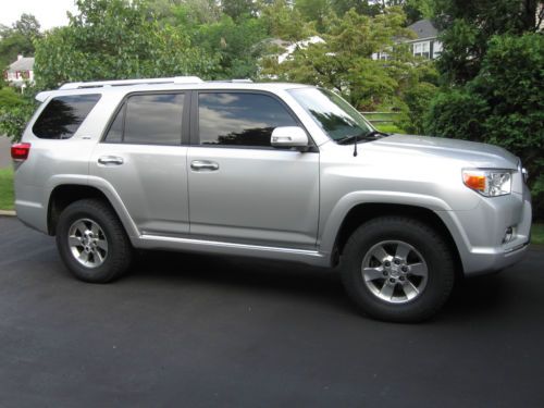2011 toyota 4runner sr5, 4wd, silver, black leather, loaded