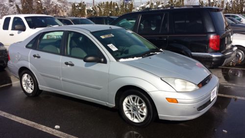 2000 ford focus zts, leather automatic windows, sound system, no reserve
