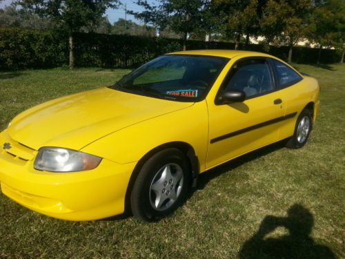 05 chevy cavalier coupe-  sporty and fast and economical 5 spd