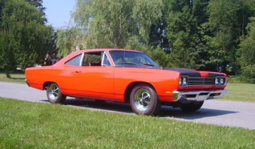 This is a real documented hemi! not a clone or tribute! 426, at, 4.10 gears