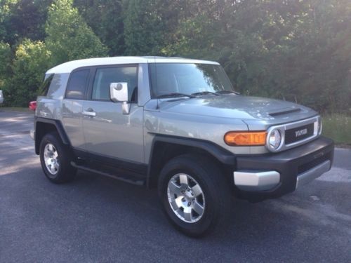 2010 toyota fj cruiser base