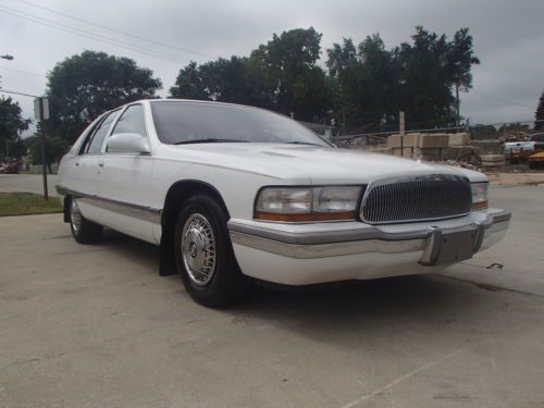 1995 Buick Roadmaster Limited 59,000leather, Excellent shape** NO RESERVE**, image 14