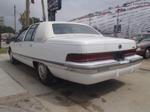 1995 Buick Roadmaster Limited 59,000leather, Excellent shape** NO RESERVE**, image 49