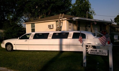 2003 lincoln town car executive limousine 4-door 4.6l