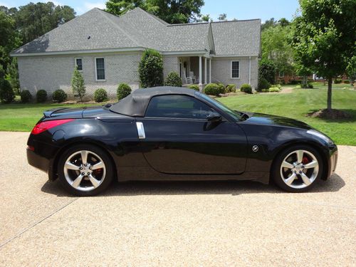 2007 nissan 350z roadster touring (with nissan security+plus warranty)