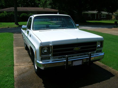 1978 chevrolet c-10,  250  straight 6 cylinder, 3 shift on column,excellent body