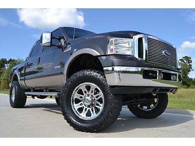 2005 ford f-250 crew cab lariat fx4 lifted 38" tires