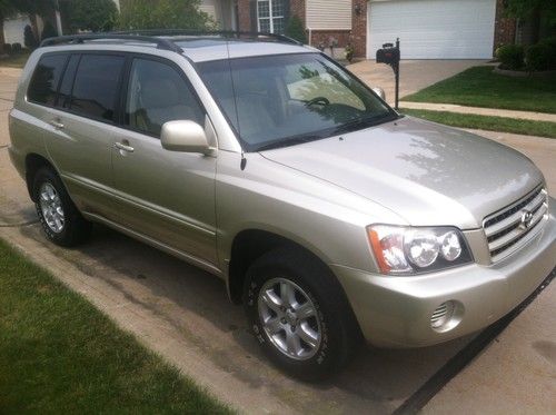 2001 toyota highlander**immaculate**low miles**1 owner**$1400 under kbb