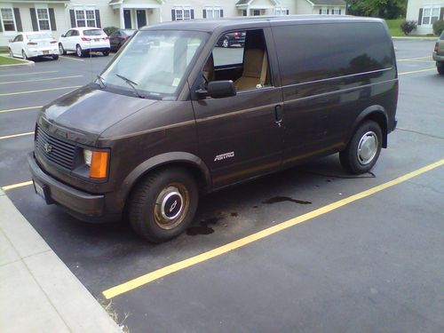 1986 chevy astro cargo van only 79,000 miles new tires inspected