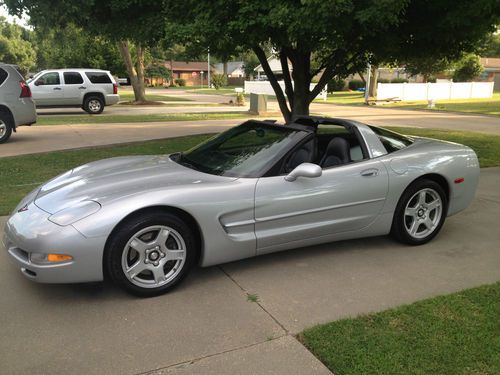 1999 chevrolet corvette base coupe 2-door 5.7l