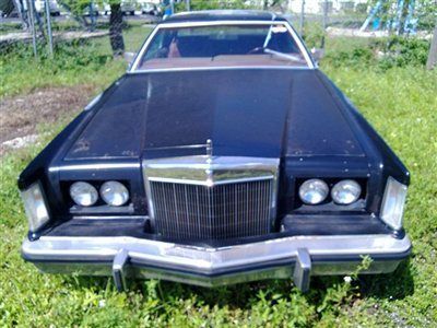1978 lincoln two door v8 this car needs to be restored car runs not on the road
