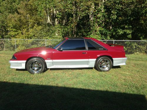 1988 ford mustang gt hatchback 2-door 5.0l