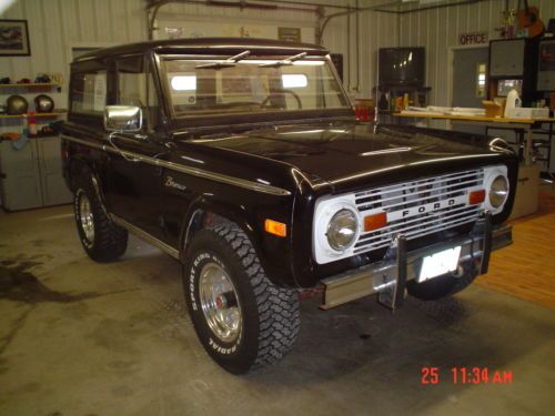 1974 bronco new int, new tires and wheels, crate 302 less than 500 mi,new radio