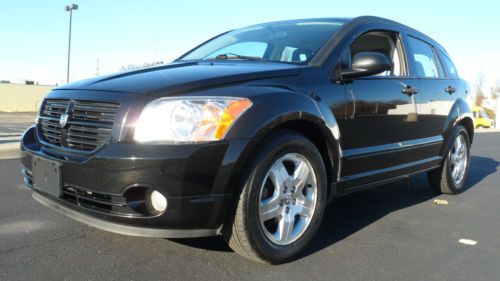Clean in and out! sporty interior! check out this beautiful dodge caliber sxt!!