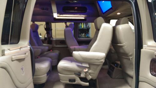 2011 CHEVY EXPRESS CONVERSION VAN 9 PASS.  LOW MILES!, image 13