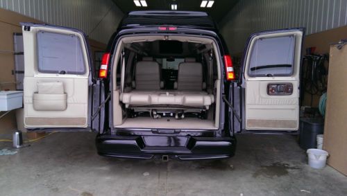 2011 CHEVY EXPRESS CONVERSION VAN 9 PASS.  LOW MILES!, image 24