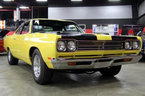 69 plymouth road runner restored gorgeous yellow 4 speed we ship worldwide