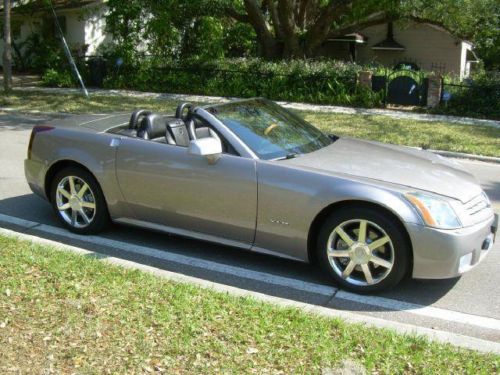 2004 cadillac xlr hard top convertible, leather interior, we finance !!!
