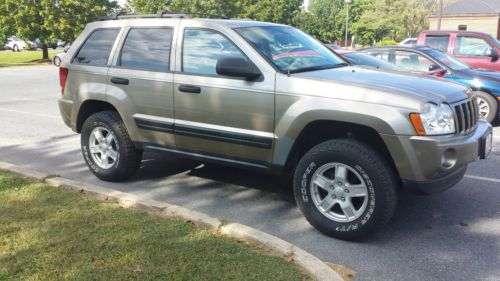 2005 jeep grand cherokee laredo awd